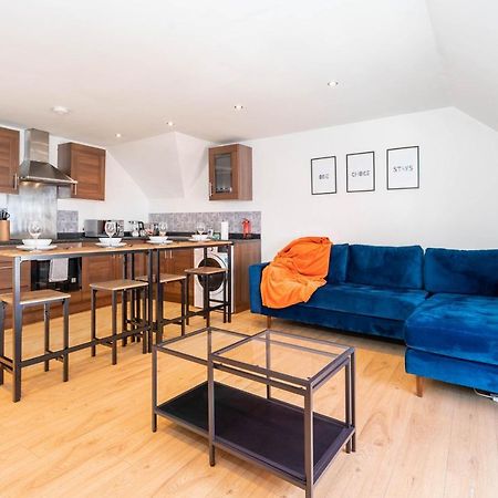 2 Bedroom Loft And Spacious Apt- One Choice Stays- Jq Бірмінгем Екстер'єр фото