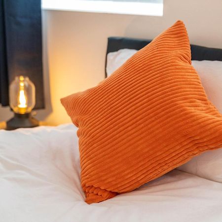 2 Bedroom Loft And Spacious Apt- One Choice Stays- Jq Бірмінгем Екстер'єр фото