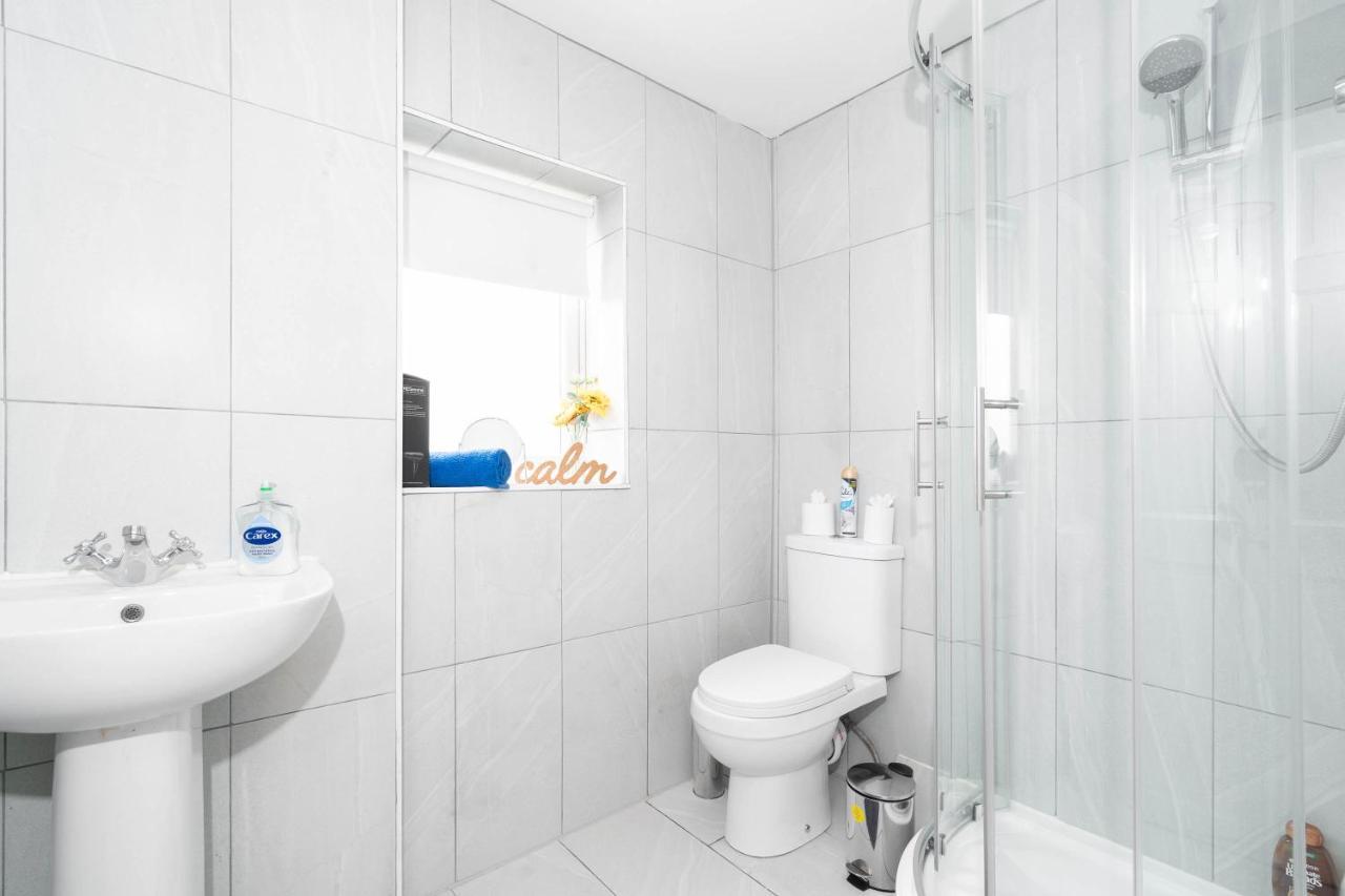2 Bedroom Loft And Spacious Apt- One Choice Stays- Jq Бірмінгем Екстер'єр фото