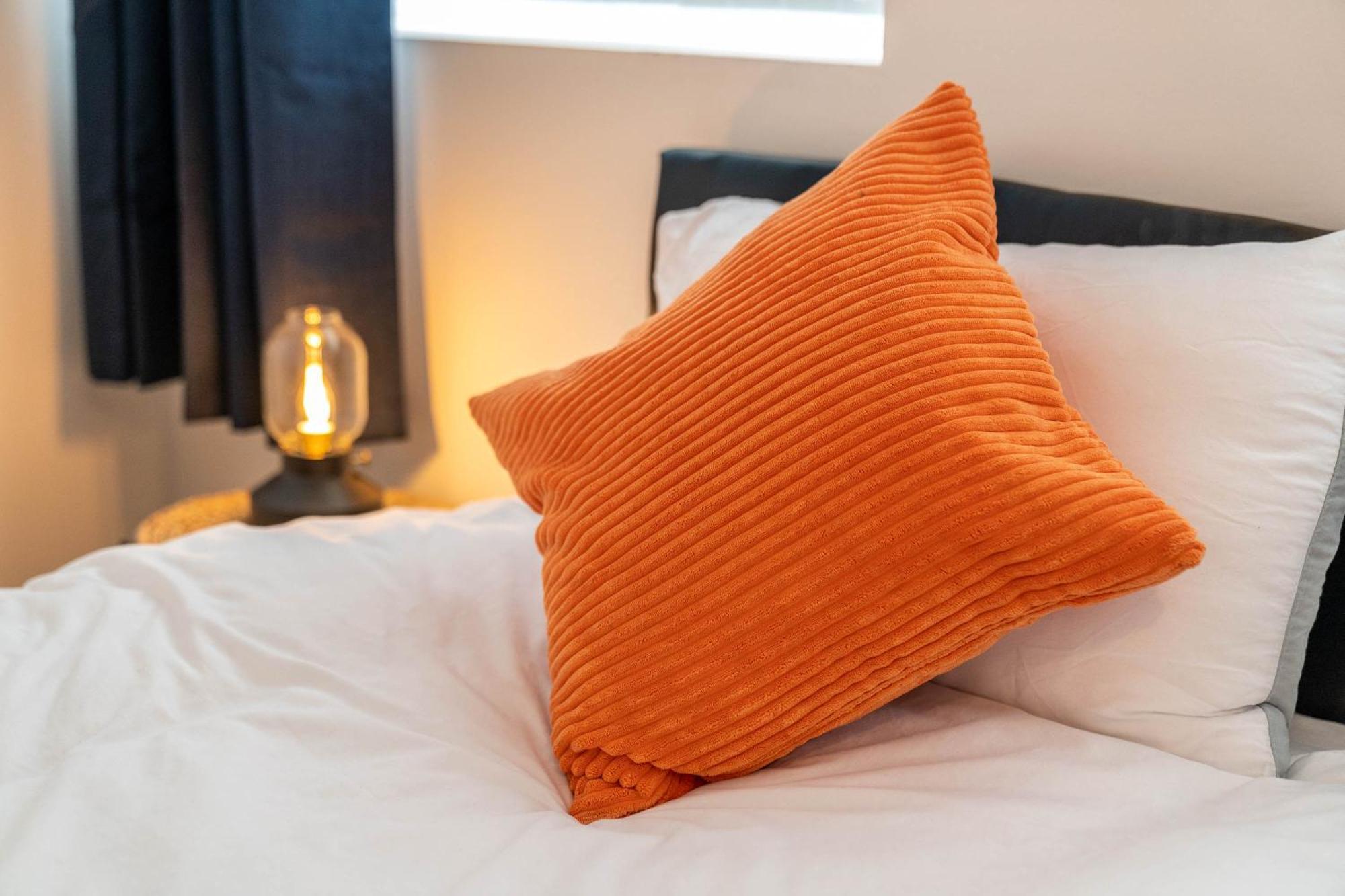 2 Bedroom Loft And Spacious Apt- One Choice Stays- Jq Бірмінгем Екстер'єр фото